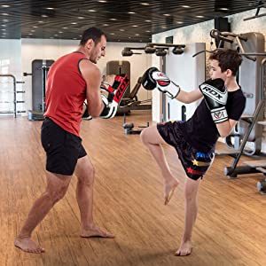 Mehr über den Artikel erfahren Kickbox Handschuhe